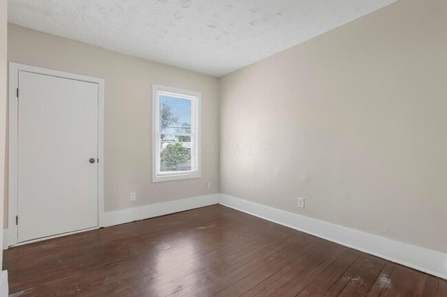 Building Photo - 172 S Richardson Ave