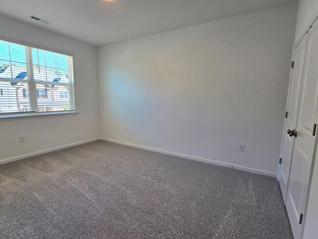 Building Photo - Stunning BRAND NEW 5 Bedroom / 4 Bath Home...