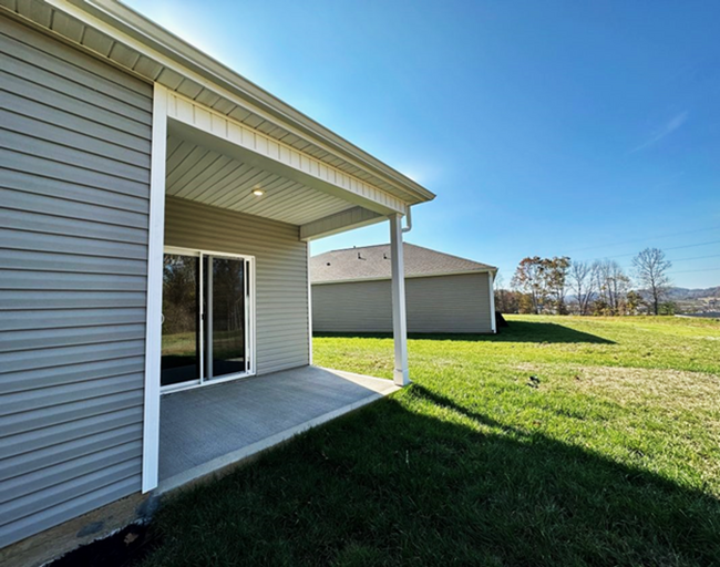 Building Photo - 4 Bedroom / 2 Bath Home Kingsport, TN