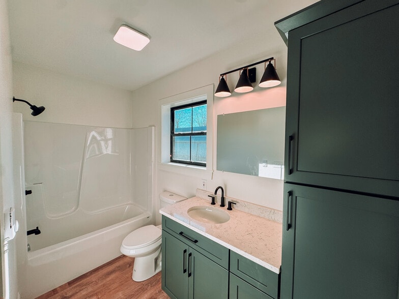 Building Photo - 99 King Rd