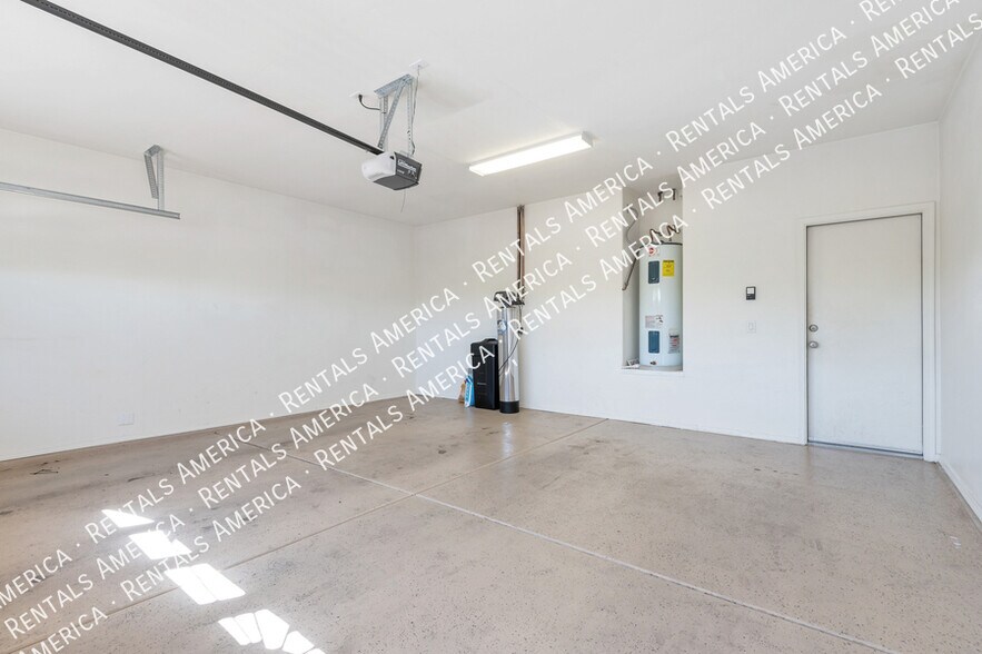 Building Photo - 3323 S Lakeside Ridge Loop