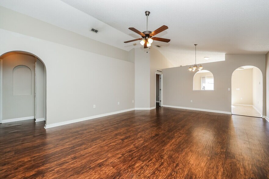 Building Photo - 11426 Ivy Flower Loop