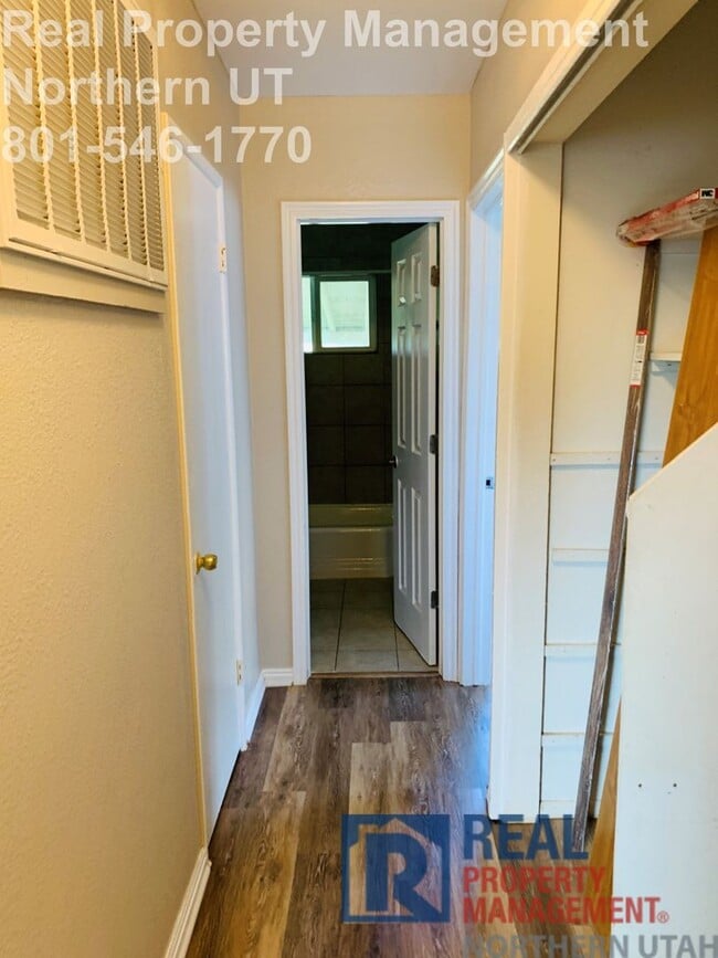 Building Photo - 3 Bed 1 Bath Ogden Home