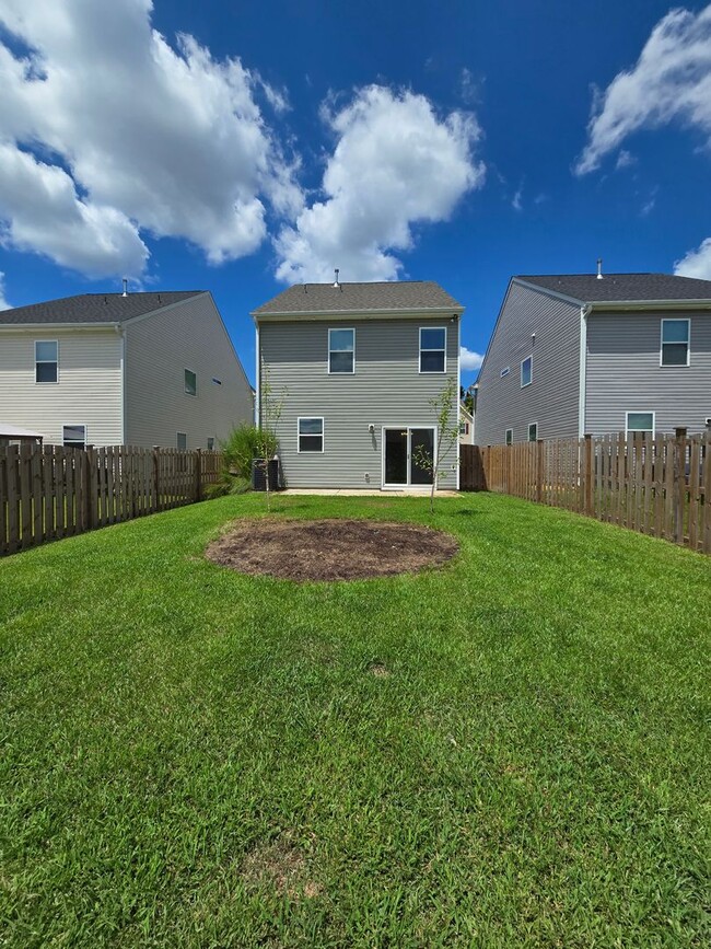 Building Photo - 1032 Crescent Moon Lp