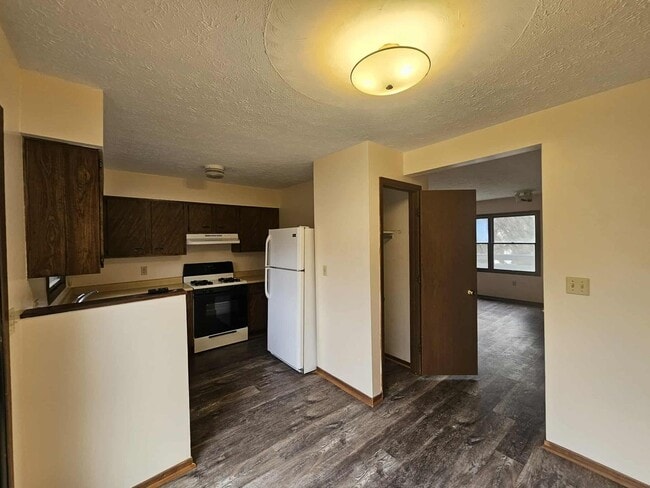 Building Photo - Ravenna 2 Bedroom 1 Bath