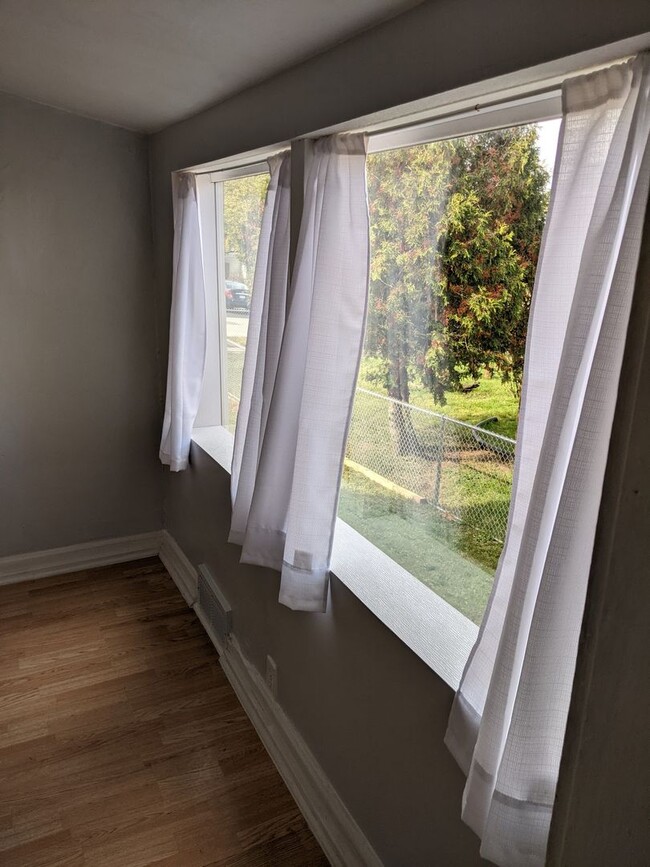 Building Photo - 2525 Parke St