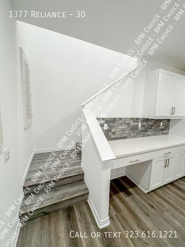 Building Photo - 1377 Reliance-30