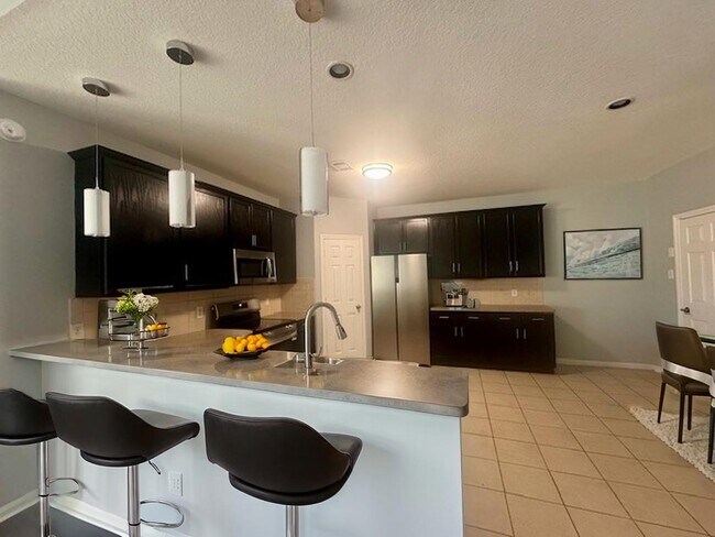 Building Photo - 12511 Silver Cup