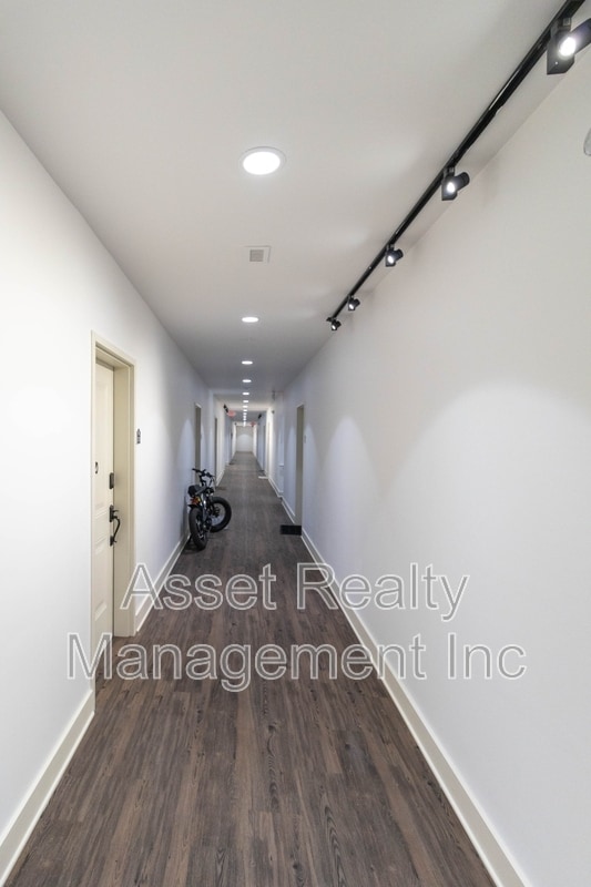 Building Photo - 1110 Franck St