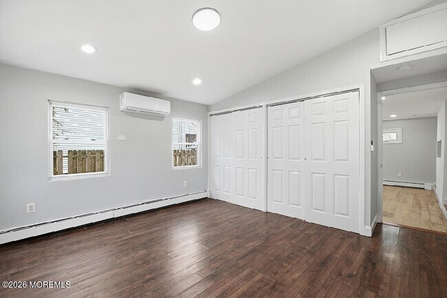 Building Photo - 83 Hennessey St