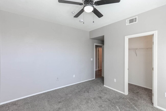 Building Photo - 3 Bedroom North Las Vegas Condo Convenient...