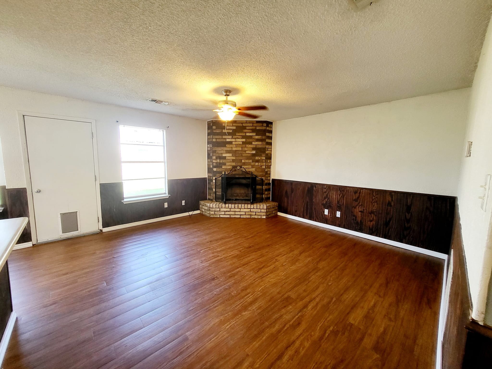 Building Photo - 4016 Eastridge Dr