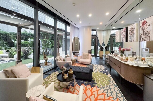 Building Photo - 801 S Miami Ave