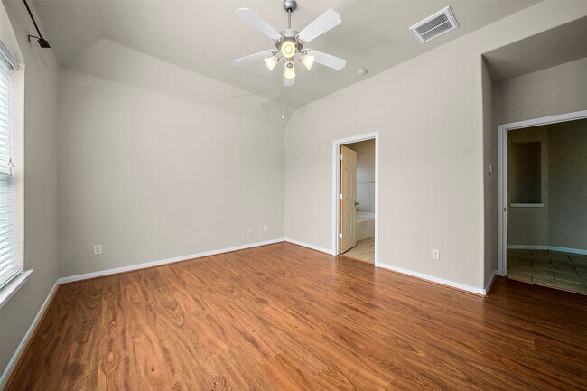 Building Photo - 13907 Normandy Ct