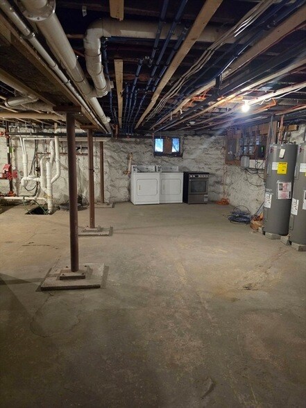 Building Photo - 41 Wolcott St