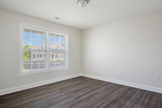 Building Photo - 455 Skylar Dr