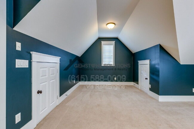 Building Photo - 210 38th Ave N