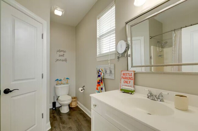 Building Photo - FURNISHED "WORK FROM HOME" RENTAL, QUIET N...