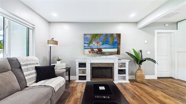 Building Photo - 101 N Mercury Ave