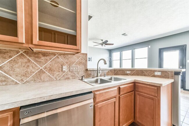 Building Photo - 12411 Lark Fair Ln