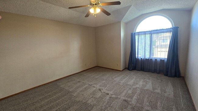 Building Photo - 305 Holbrook St