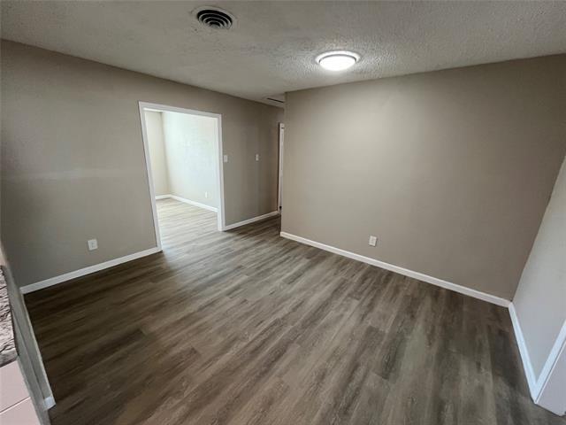 Building Photo - 3009 Clover Dr