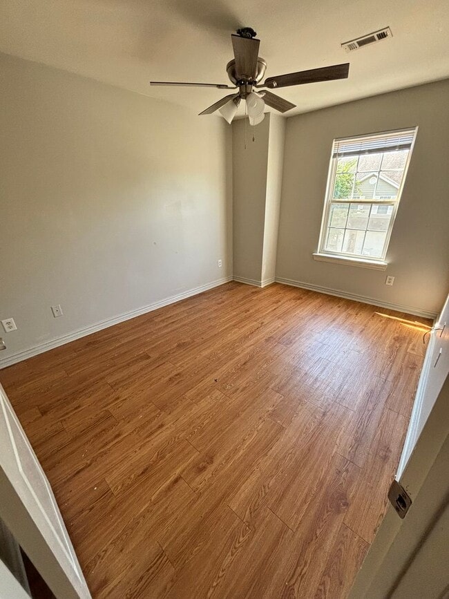 Building Photo - Valley View Estates Farmington! COMING SOON!