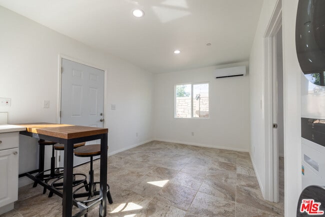 Building Photo - 15415 Sandstone St