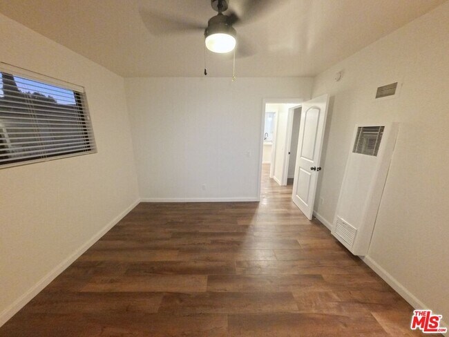 Building Photo - 6607 N Figueroa St