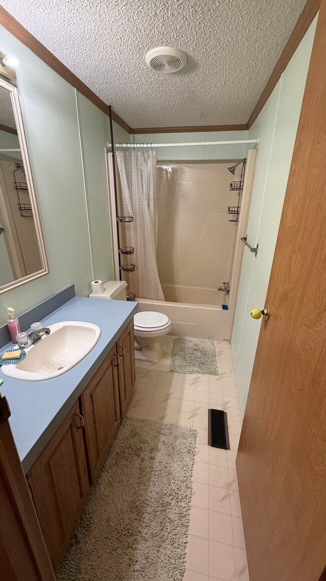 Building Photo - 629 Pine Hill Rd