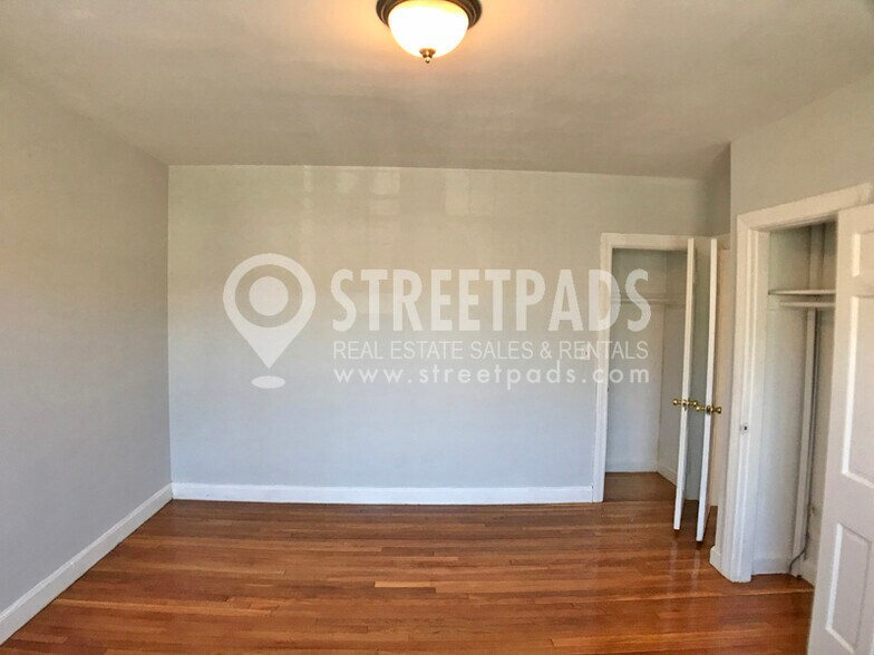 Building Photo - 1139 Beacon St