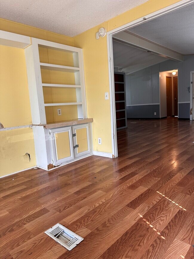 Building Photo - 21176 Boquet Dr