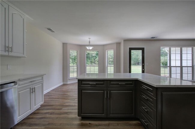 Building Photo - 4100 Chanticleer Dr NW