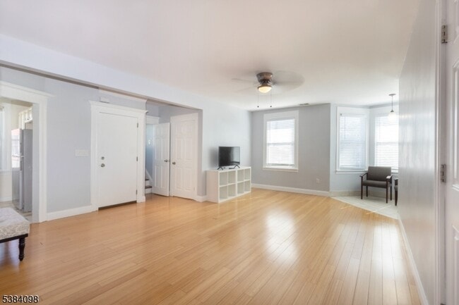 Building Photo - 617 Washington Ave