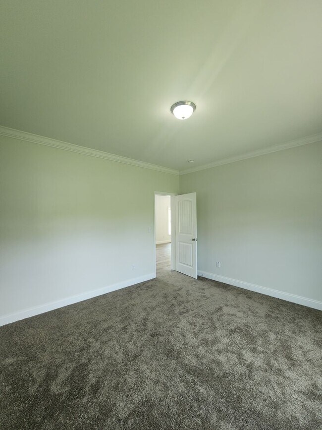 Building Photo - 68 Brevard Knoll Dr