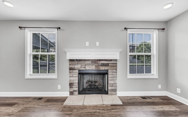 Building Photo - 843 Crestone Ln