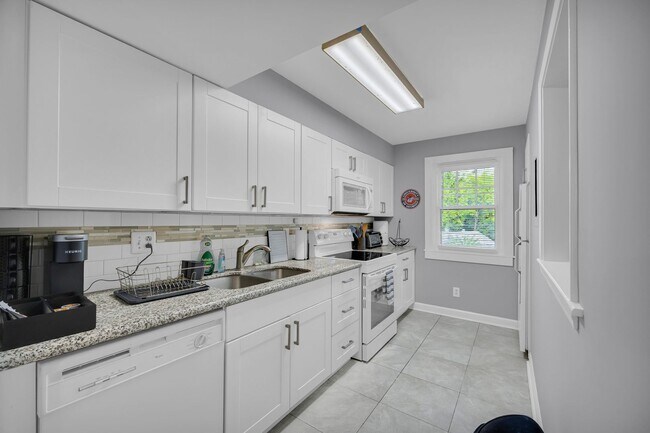 Building Photo - 290 Appleby Dr