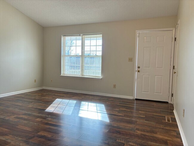 Building Photo - 1331 AmandaJo Drive