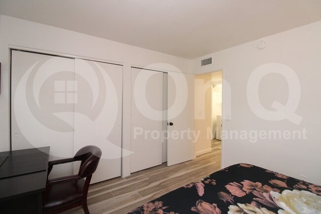Building Photo - 3210 E Calle De La Punta