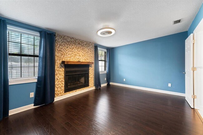 Building Photo - 4008 W Swann Ave