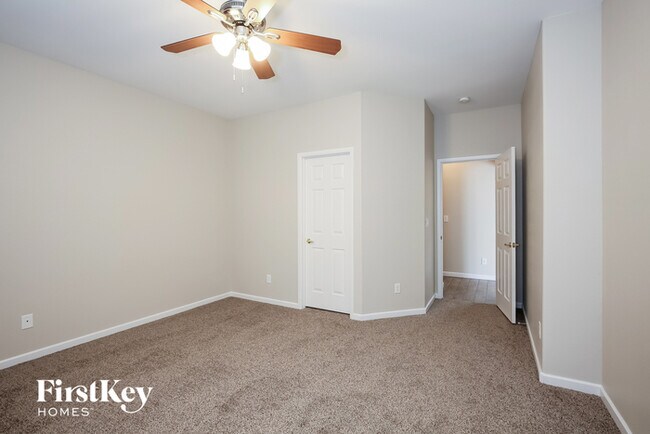 Building Photo - 8888 Sparkling Creek Ave
