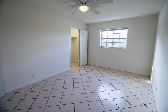 Building Photo - 1505 SW 2nd St