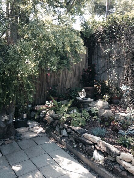Garden - 2879 Exeter Pl