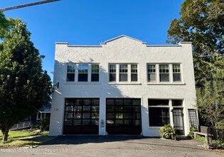 Building Photo - 224 Main St