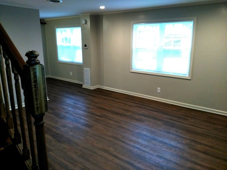 Building Photo - 317 Gilman Ave