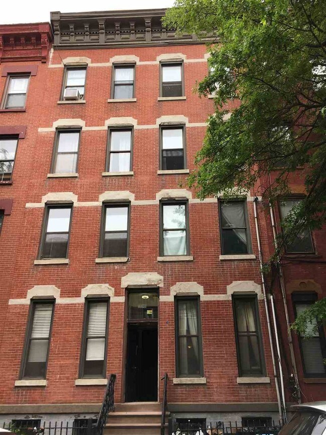 Primary Photo - 206 7th St