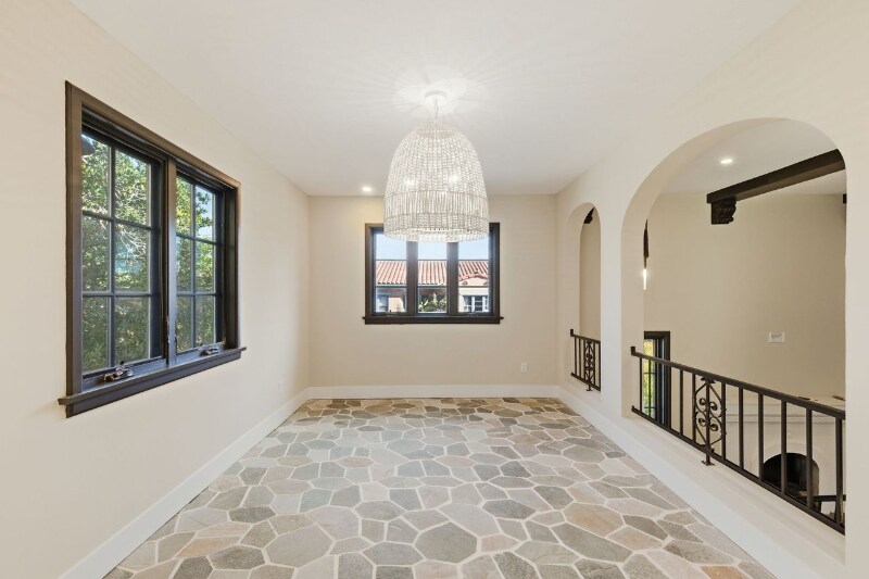 Building Photo - 3608 Wilshire Terrace