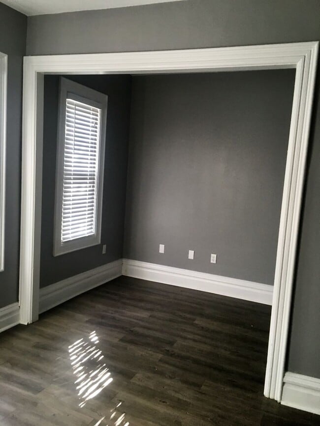 Building Photo - *** Mt. Washington * Renovated 4 Bedroom Home * Spacious & Stylish * One Block to Grandview * Pet...