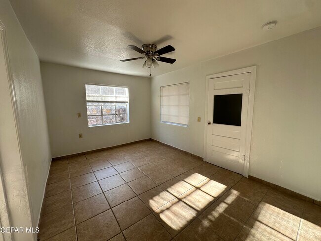 Building Photo - 152 Elvira Way