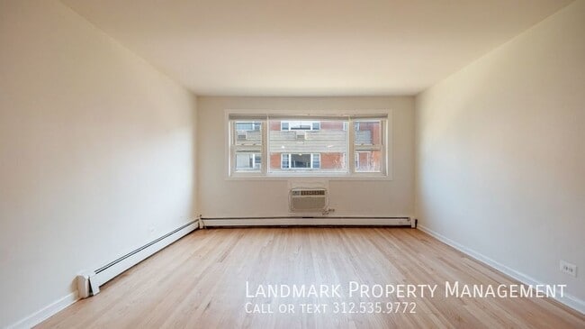 Building Photo - 2401 W Balmoral Ave